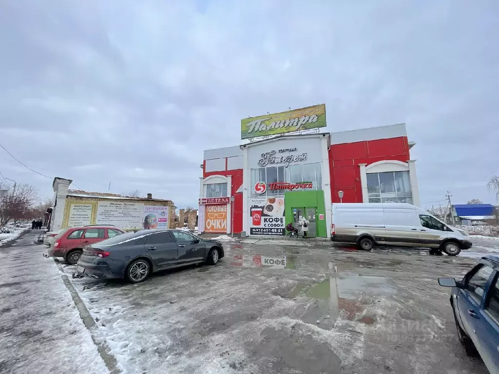 Торговая площадь в Свердловская область, Ирбит ул. Калинина, 19А (693 ... - Фото 1