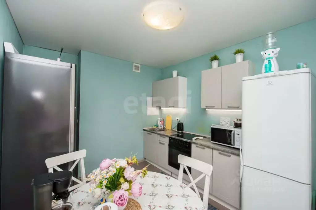 2-к кв. Тюменская область, Тюмень ул. Николая Зелинского, 17 (64.3 м) - Фото 1