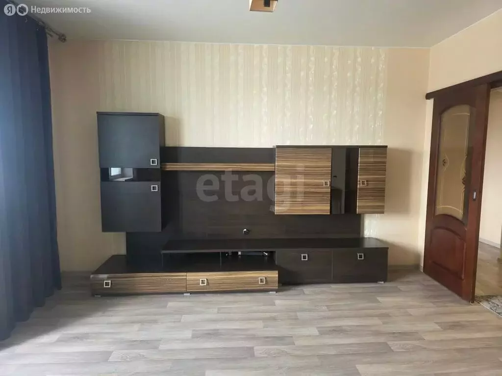 3-комнатная квартира: Миасс, улица Уральских Добровольцев, 3 (66.9 м) - Фото 1