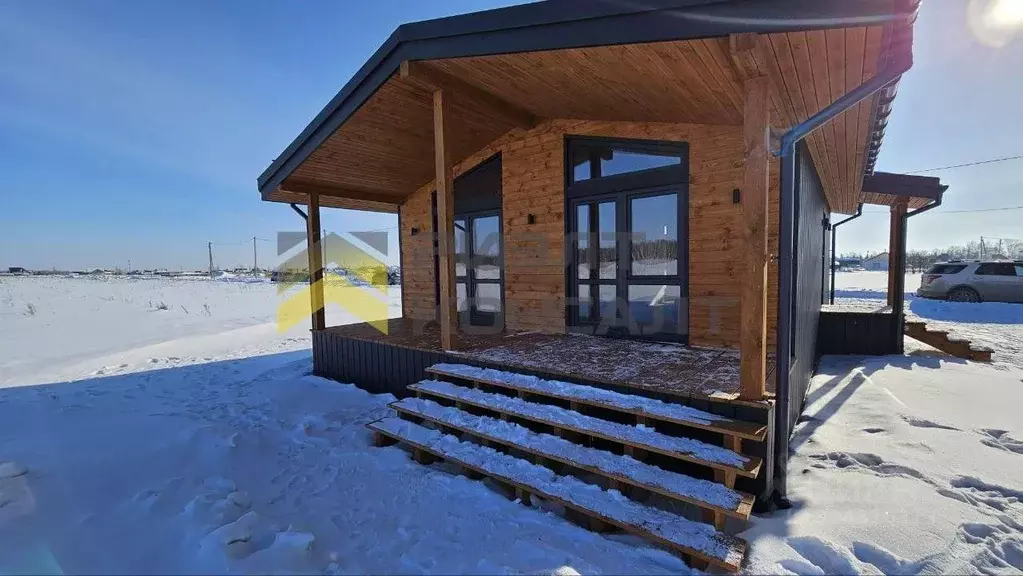 Дом в Омская область, Омский район, Магистральное с/пос, с. Ребровка ... - Фото 1