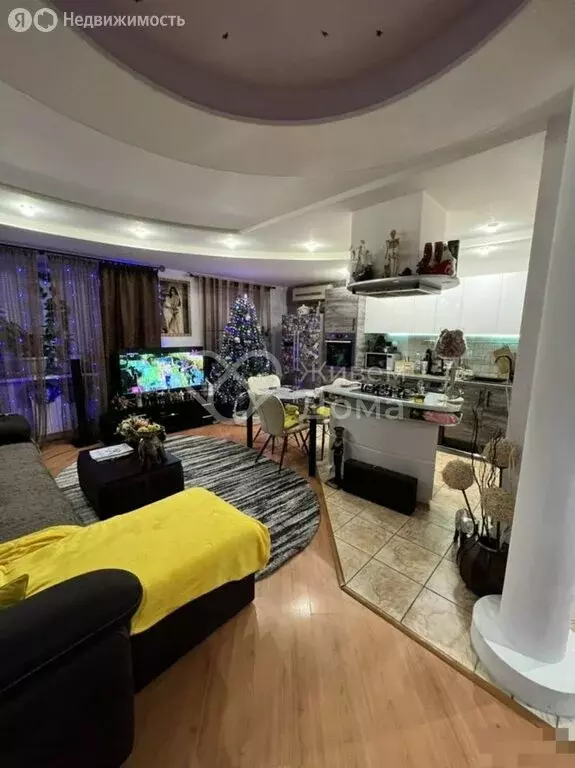 3-комнатная квартира: Волгоград, Изобильная улица, 12 (67 м) - Фото 1