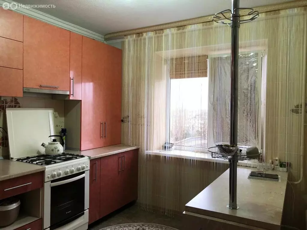 1-комнатная квартира: Азов, улица Ленина, 46 (45 м) - Фото 0