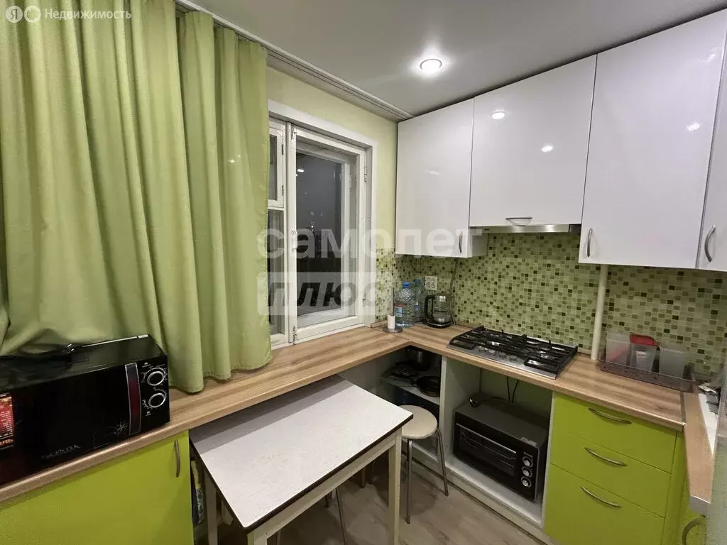 2-комнатная квартира: Киров, улица Макаренко, 8 (46 м) - Фото 1