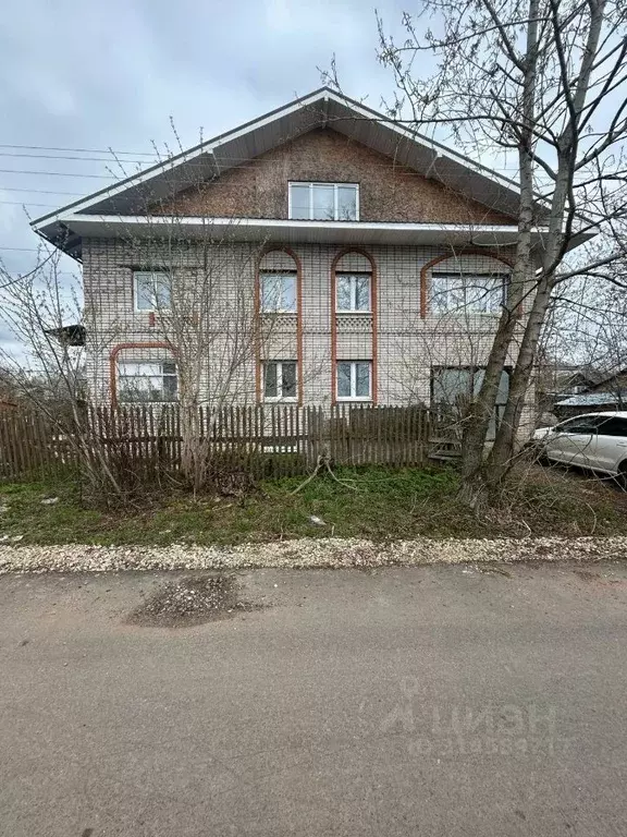 Коттедж в Кировская область, Киров ул. Володарского, 12 (450 м) - Фото 0