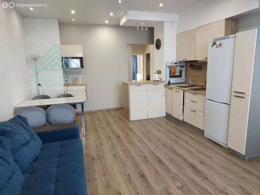 3-комнатная квартира: Абакан, улица Кирова, 122 (68.3 м) - Фото 1