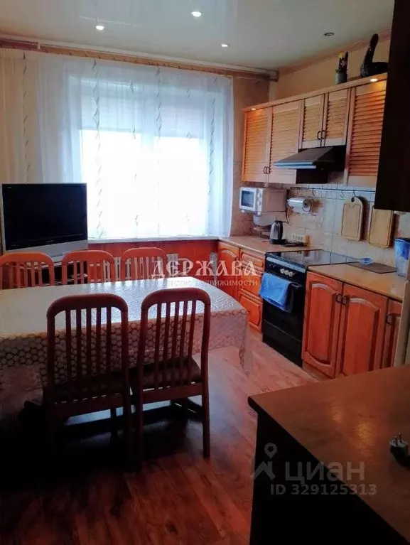 3-к кв. Белгородская область, Старый Оскол Буденного мкр, 5 (65.0 м) - Фото 1