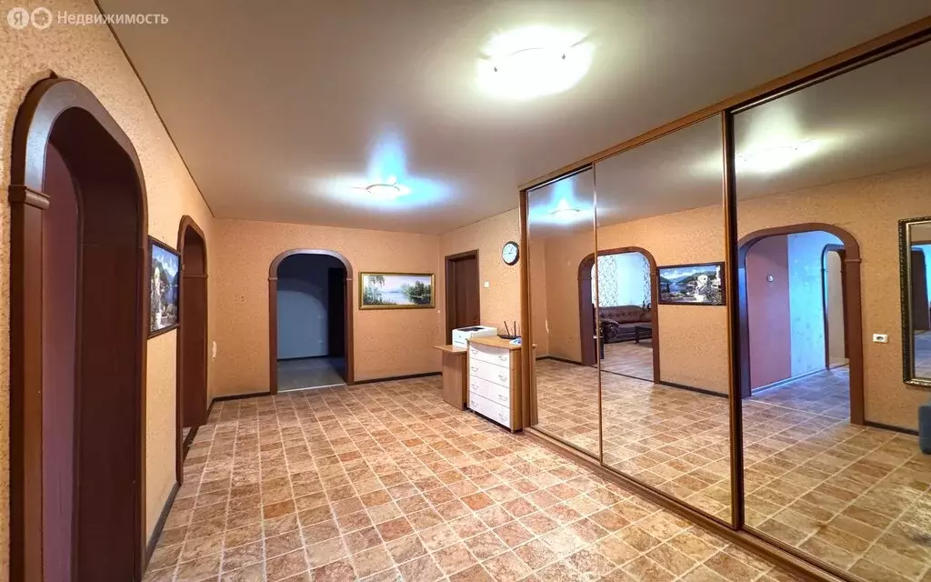 4-комнатная квартира: Челябинск, улица 40-летия Победы, 29А (121 м) - Фото 1