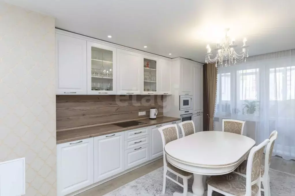 3-к кв. Тюменская область, Тюмень ул. Павла Шарова, 9 (86.6 м) - Фото 1