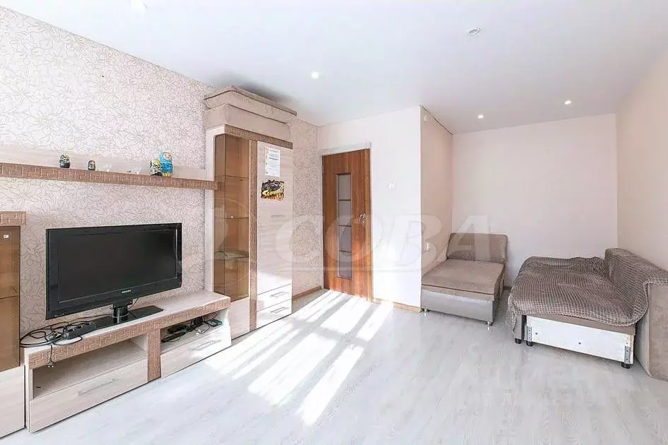 1-к кв. Тюменская область, Тюмень ул. Станционная, 38Б (35.0 м) - Фото 2