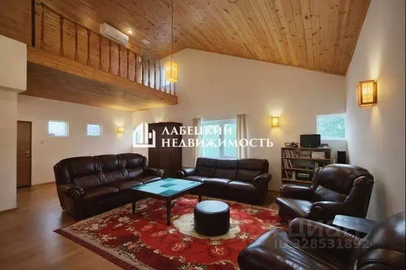 Дом в Ленинградская область, Выборгский район, Рощинское городское ... - Фото 1