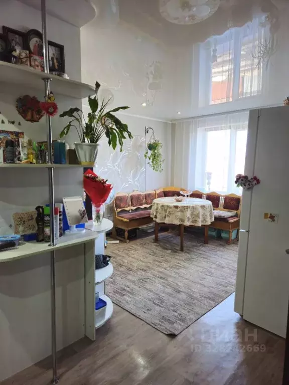 3-к кв. Омская область, Любинский район, Красный Яр рп Школьная ул. ... - Фото 1