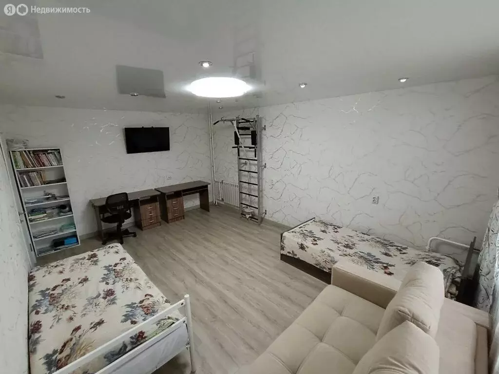 3-комнатная квартира: Киров, улица Сурикова, 50 (60.2 м) - Фото 1