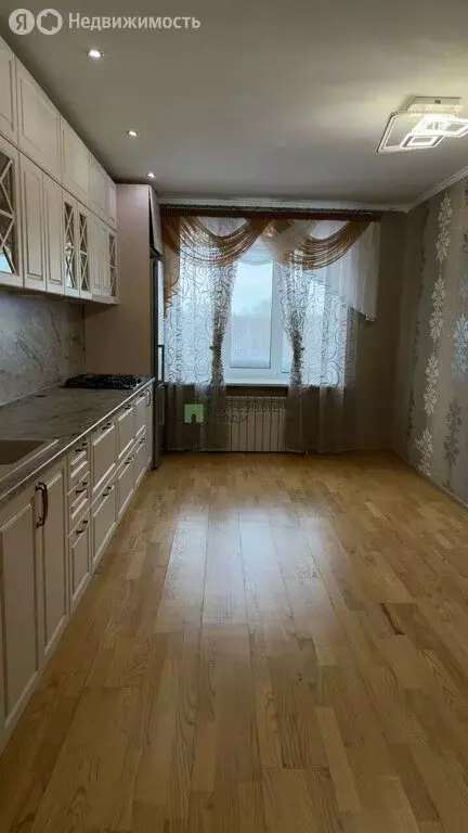 3-комнатная квартира: Зеленодольск, улица Космонавтов, 15 (104.8 м) - Фото 1