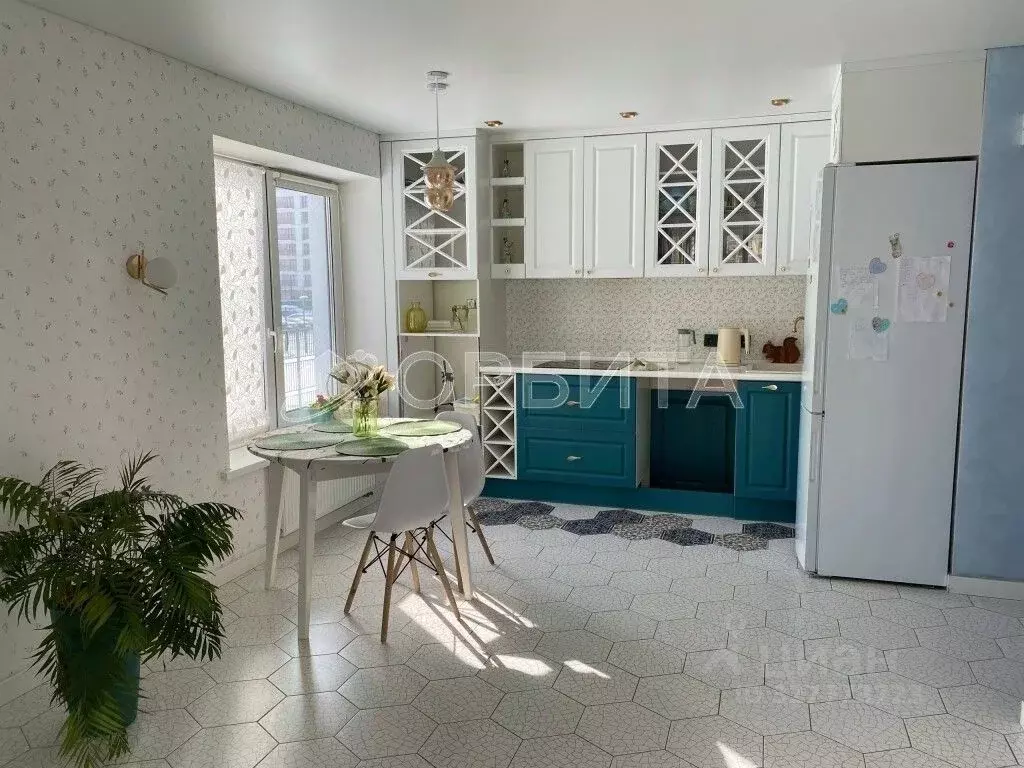 3-к кв. Тюменская область, Тюмень ул. Николая Ростовцева, 26 (70.0 м) - Фото 0