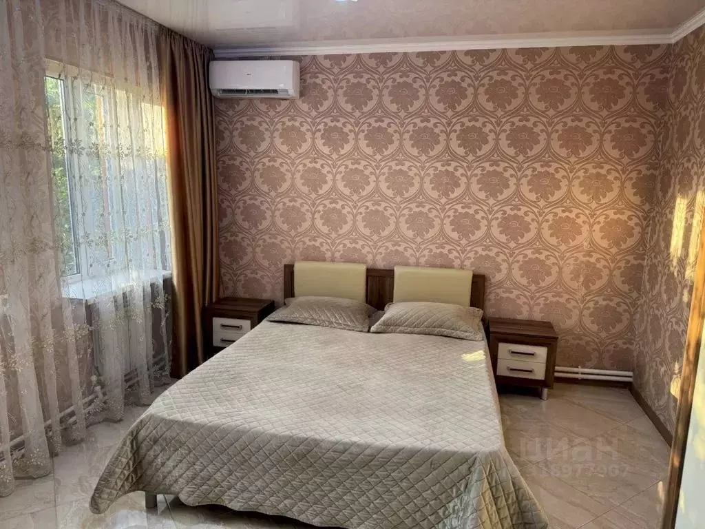 Дом в Краснодарский край, Геленджик Южный мкр, ул. Жуковского, 4 (60 ... - Фото 1