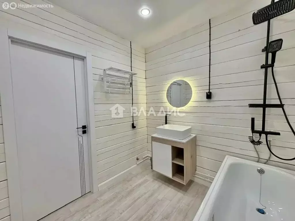 Дом в село Нижний Саянтуй, ДНТ Багульник, 1-й квартал, 634 (180 м) - Фото 1