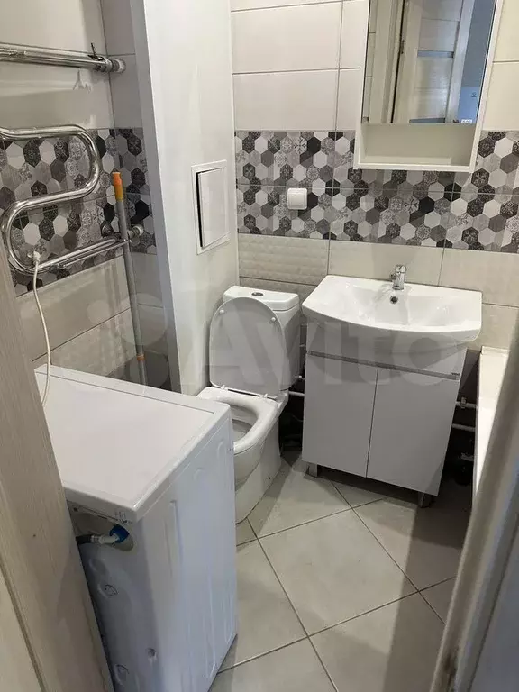 1-к. квартира, 32 м, 8/9 эт. - Фото 0