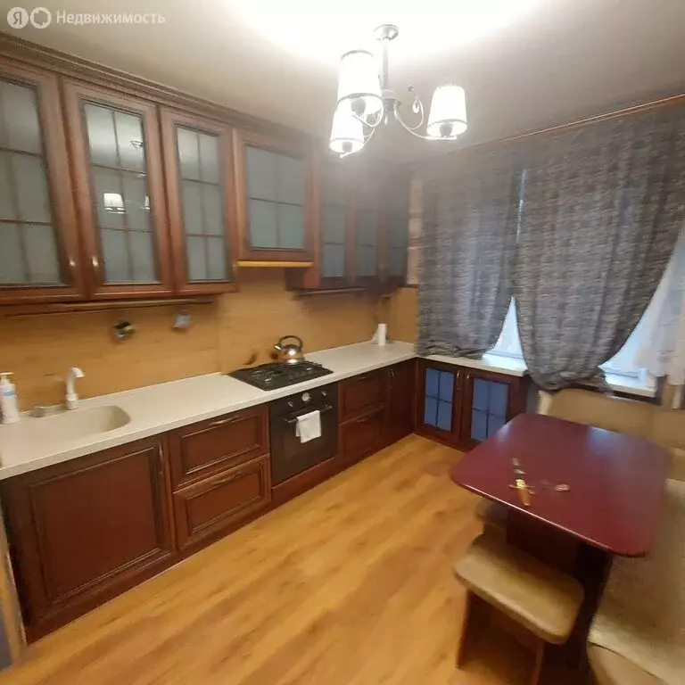 3-комнатная квартира: Балаково, улица Братьев Захаровых, 14 (62.4 м) - Фото 1