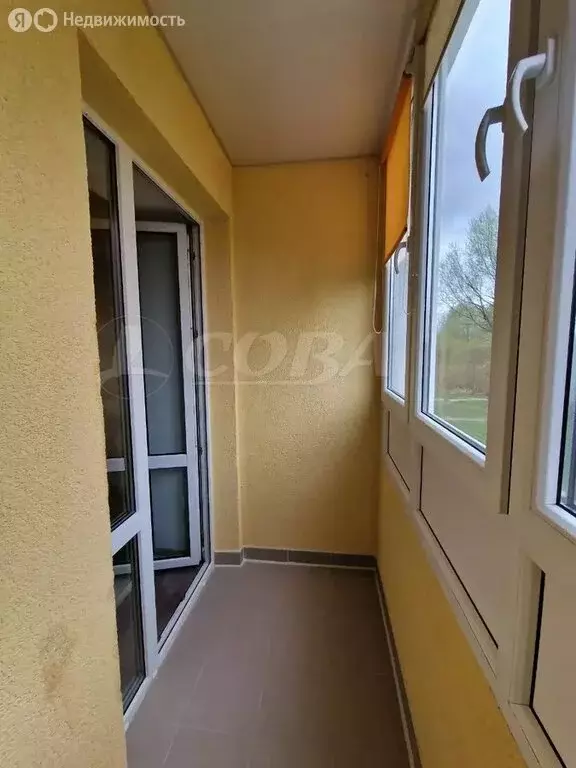 3-комнатная квартира: Тюмень, улица Челюскинцев, 30 (77.8 м) - Фото 0