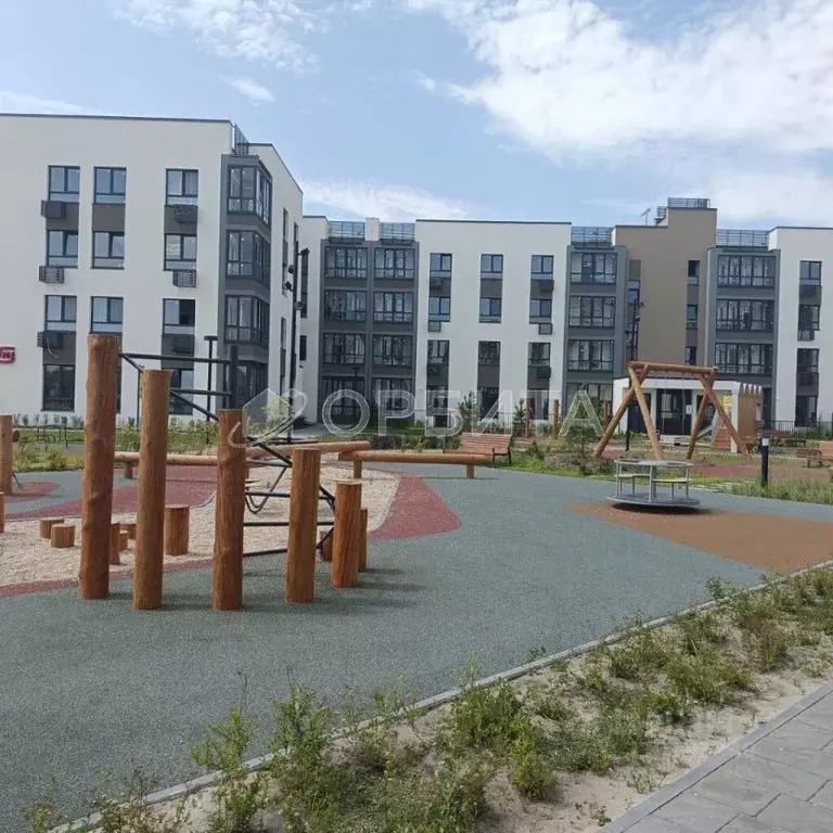 1-к кв. Тюменская область, Тюмень ул. Сергея Свиридова, 11 (48.8 м) - Фото 1