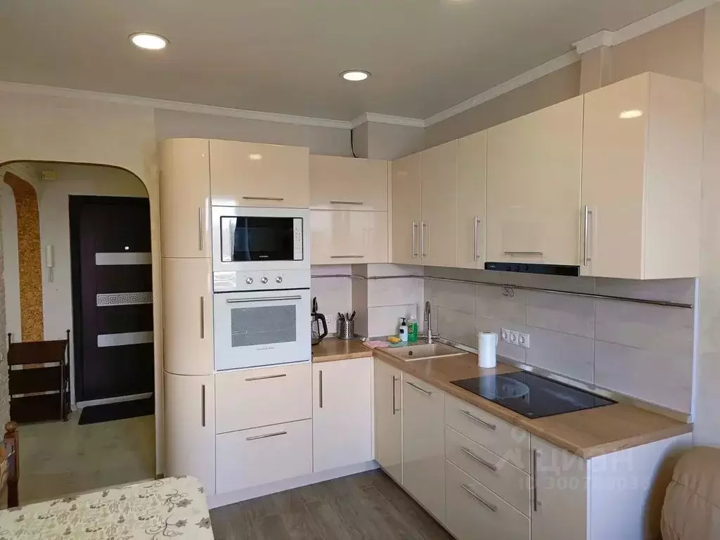 1-к кв. Омская область, Омск бул. Архитекторов, 13/3 (40.0 м) - Фото 1