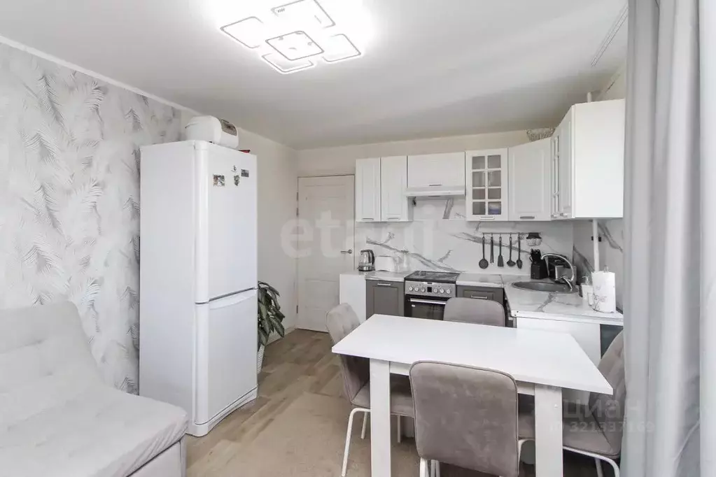 2-к кв. Тюменская область, Тюмень ул. Пермякова, 52 (48.8 м) - Фото 0