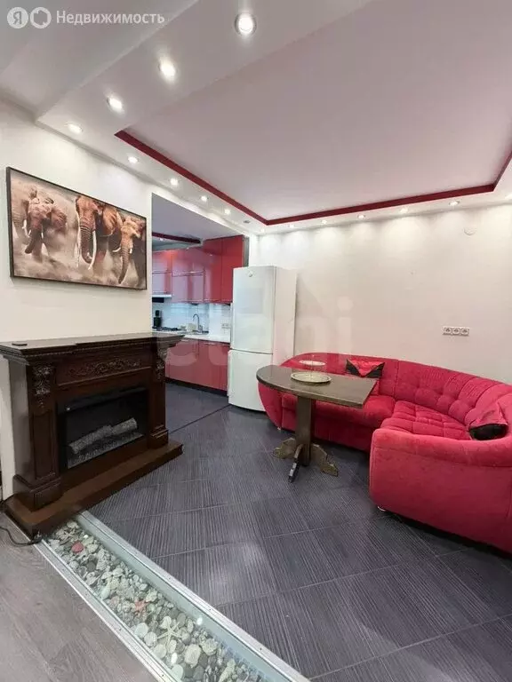 3-комнатная квартира: Белогорск, Нижнегорская улица, 97 (67.5 м) - Фото 0