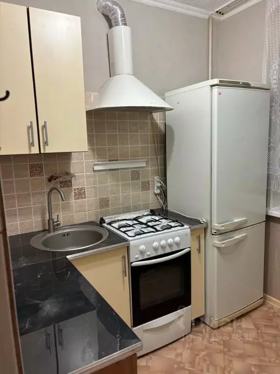 3-к кв. Волгоградская область, Волгоград ул. Академика Богомольца, 20 ... - Фото 0