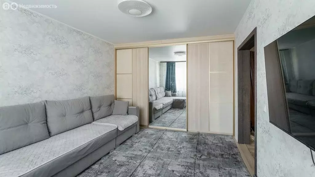 3-комнатная квартира: Тюмень, улица Ю.-Р.Г. Эрвье, 26 (64.7 м) - Фото 2