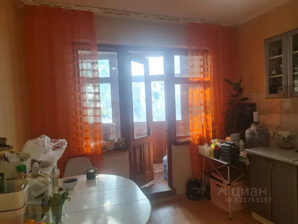 2-к кв. Крым, Симферополь ул. Маршала Жукова, 35 (61.7 м) - Фото 2