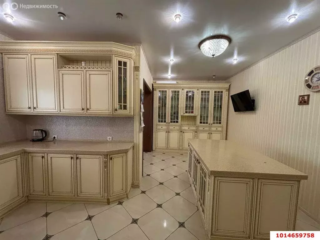 Дом в Темрюк, улица 27 Сентября, 58/1 (242 м) - Фото 1