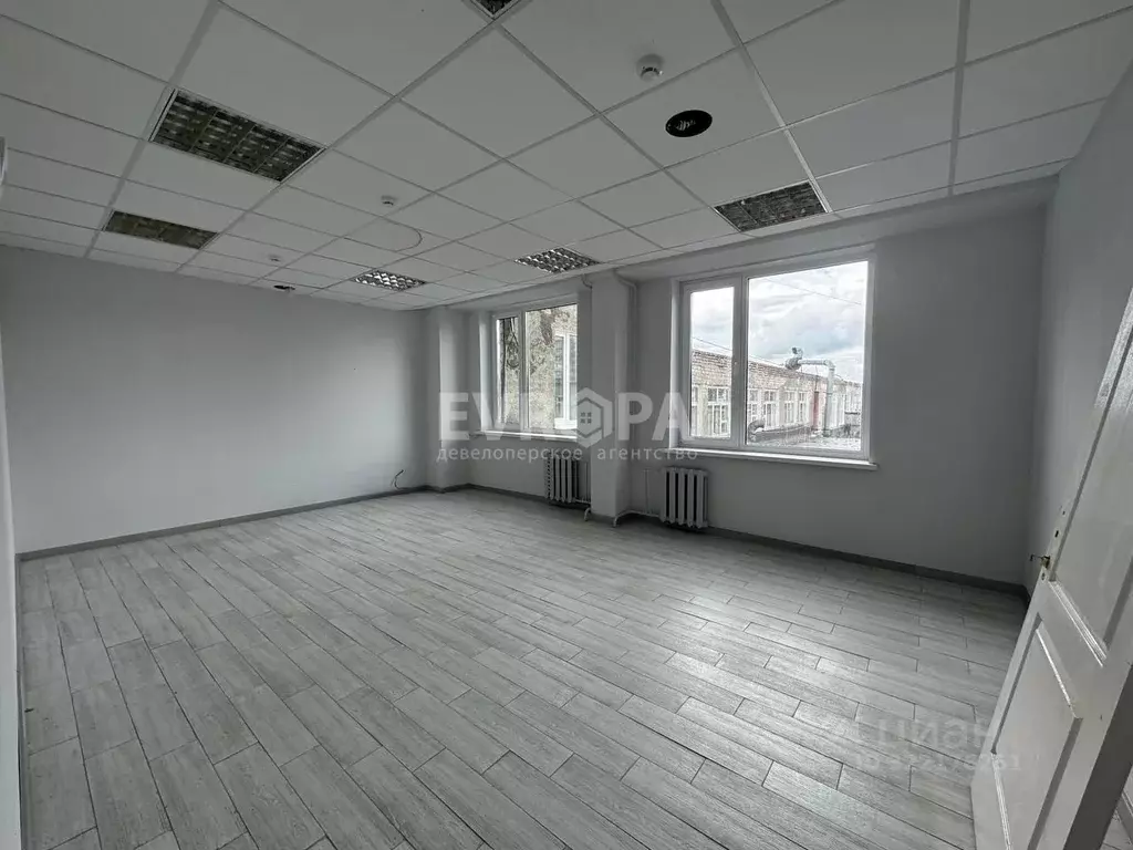 Офис в Ульяновская область, Ульяновск просп. Гая, 90 (30 м) - Фото 1