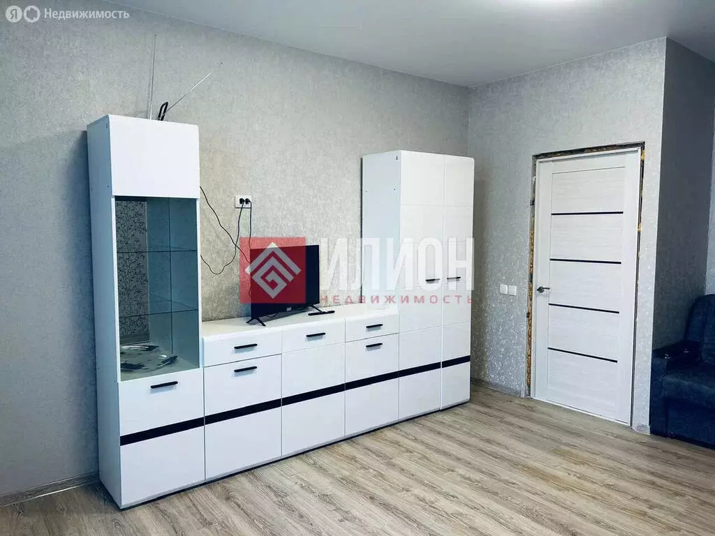 1-комнатная квартира: Симферополь, улица Батурина, 141 (40 м) - Фото 2