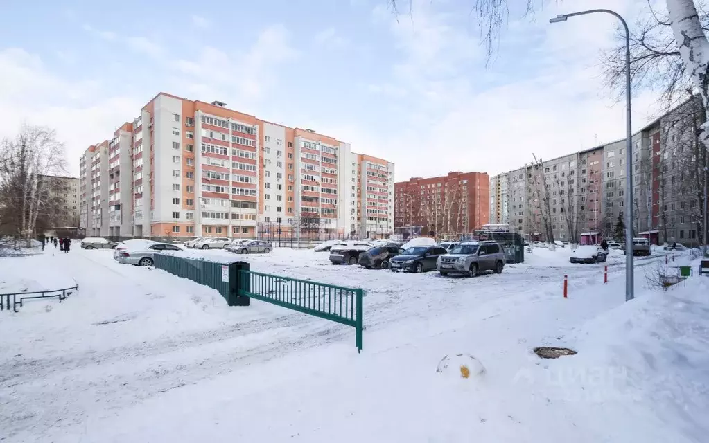 2-к кв. Тюменская область, Тюмень Заречный проезд, 10 (50.0 м) - Фото 1