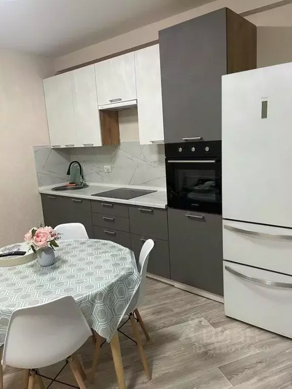 2-к кв. Татарстан, Набережные Челны ул. Академика Королева, 20Г (45.0 ... - Фото 0