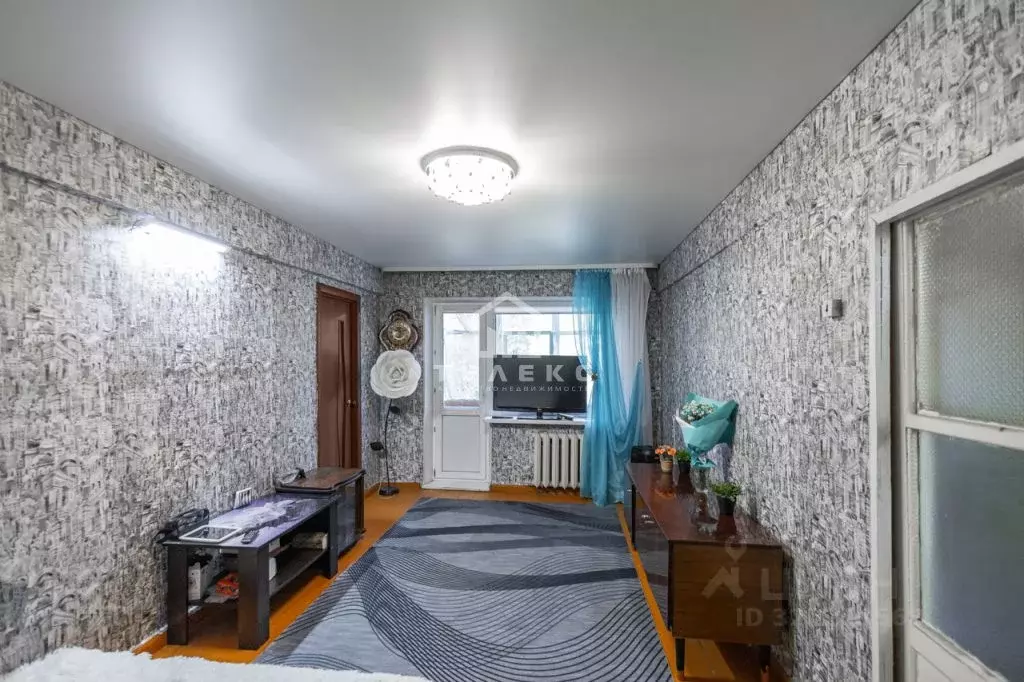 2-к кв. Омская область, Омск Нефтезаводская ул., 36Б (44.7 м) - Фото 1