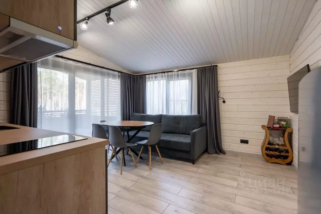 Дом в Ленинградская область, Выборгский район, Полянское с/пос, пос. ... - Фото 2