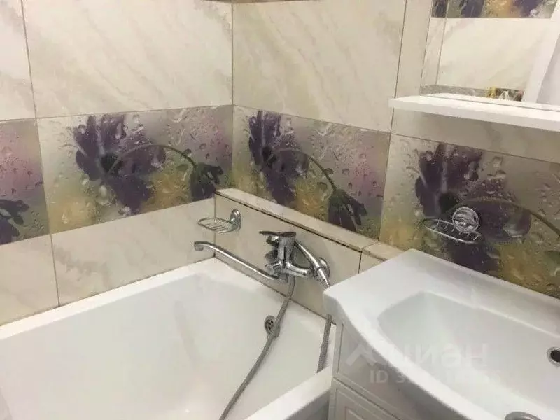 2-к кв. Краснодарский край, Геленджик Южный мкр, ул. Жуковского (62.0 ... - Фото 2