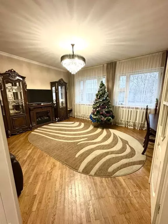 Дом в Ставропольский край, Ставрополь Октябрьская ул., 102 (250 м) - Фото 1