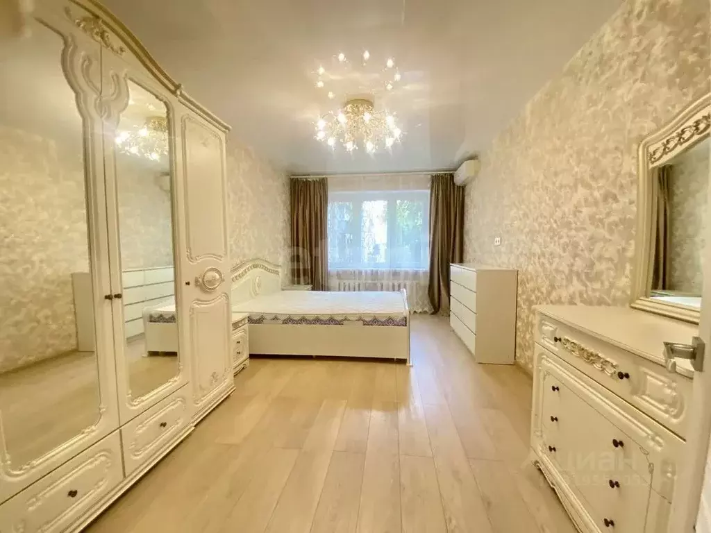 4-к кв. Крым, Симферополь ул. Героев Сталинграда (85.0 м) - Фото 1
