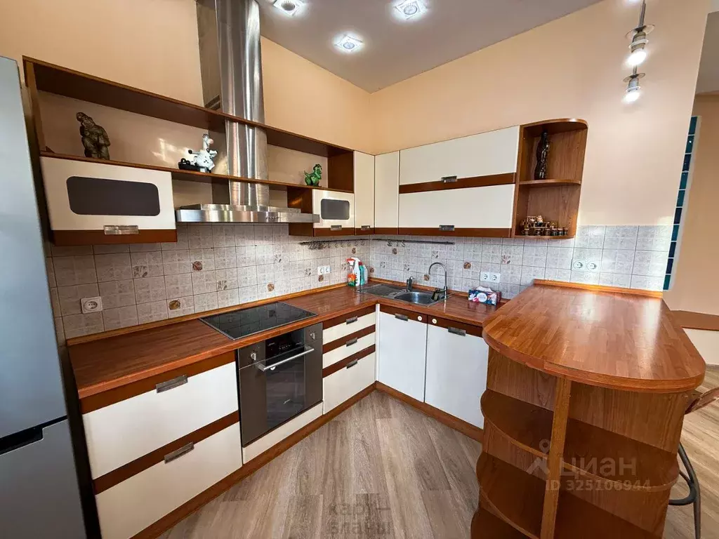 3-к кв. Омская область, Омск ул. 5-й Армии, 4 (114.0 м) - Фото 1