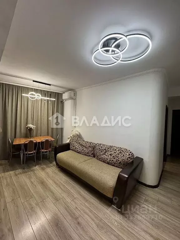 2-к кв. Бурятия, Улан-Удэ 140А мкр, 10Г (58.0 м) - Фото 0