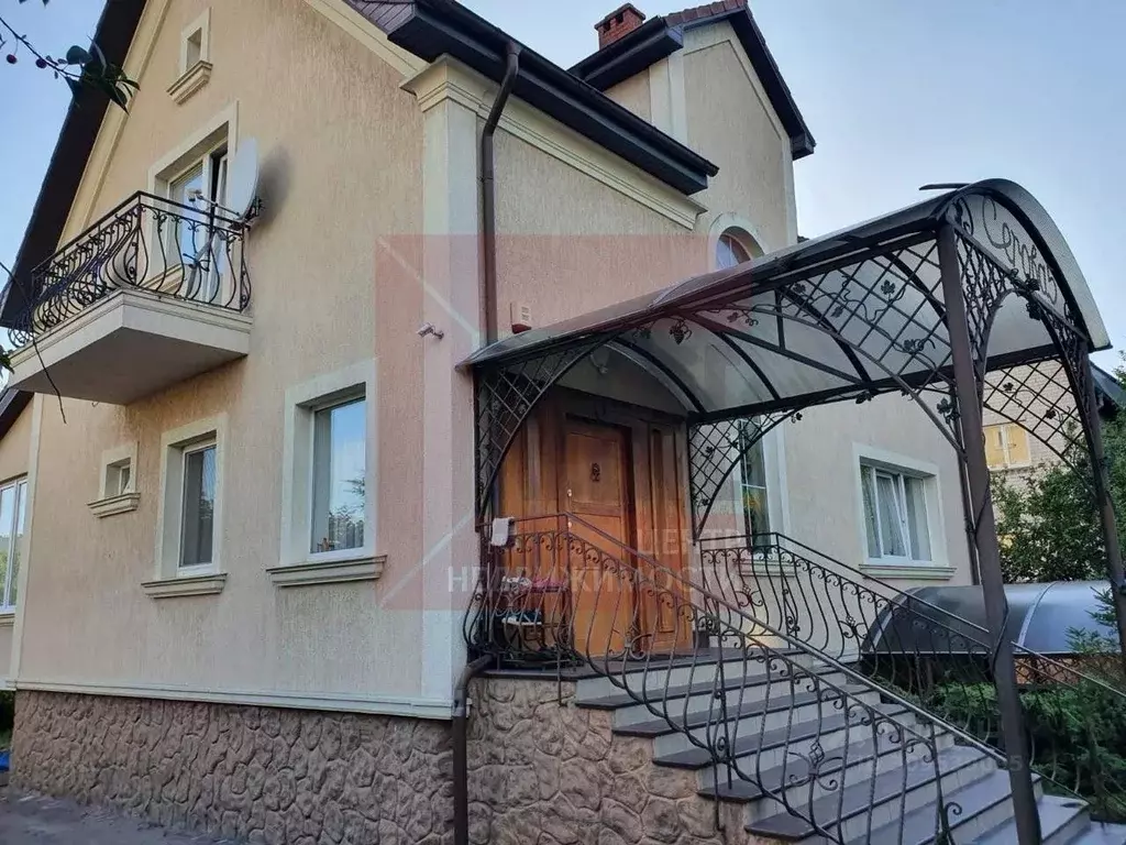 Дом в Калининградская область, Калининград ул. Серова, 5 (288 м) - Фото 1