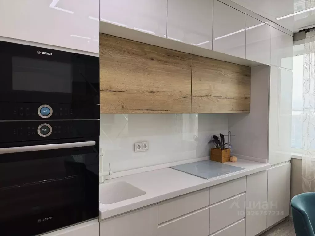 3-к кв. Кемеровская область, Новокузнецк Кузнецкстроевский просп., 18 ... - Фото 1