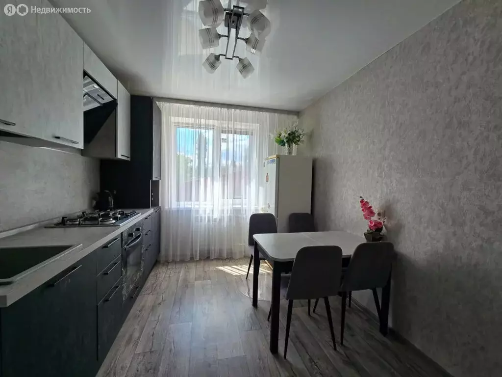 3-комнатная квартира: Саратов, проспект Энтузиастов, 34/40 (63.9 м) - Фото 1