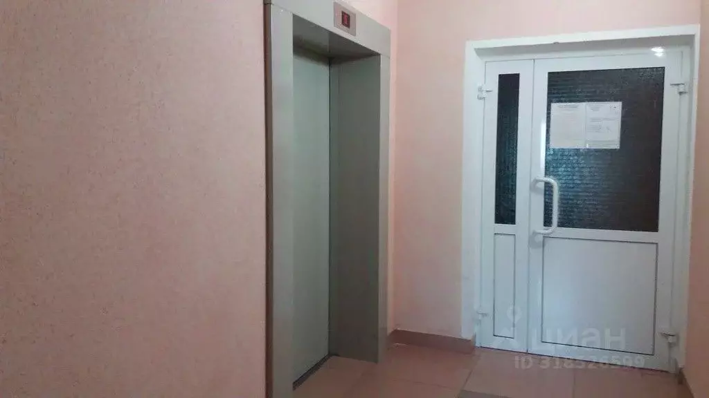 2-к кв. Свердловская область, Екатеринбург ул. Самолетная, 33 (55.0 м) - Фото 1
