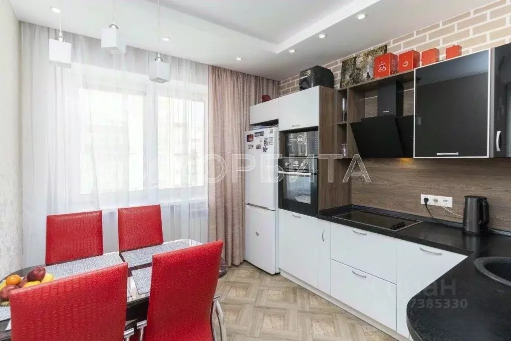 2-к кв. Тюменская область, Тюмень ул. Бориса Житкова, 10 (59.3 м) - Фото 2