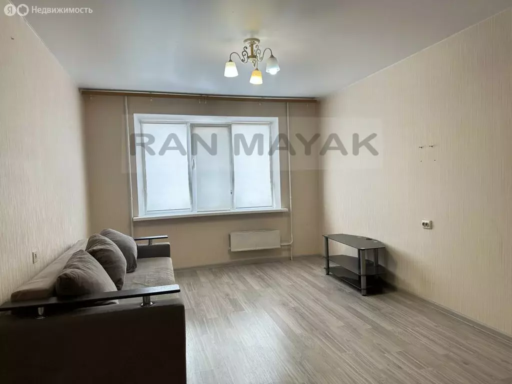 3-комнатная квартира: Майкоп, улица Свободы, 233 (62.7 м) - Фото 1