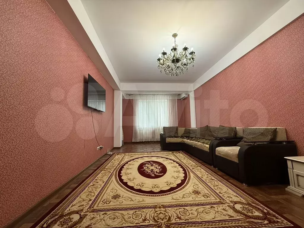 1-к. квартира, 52 м, 4/8 эт. - Фото 1
