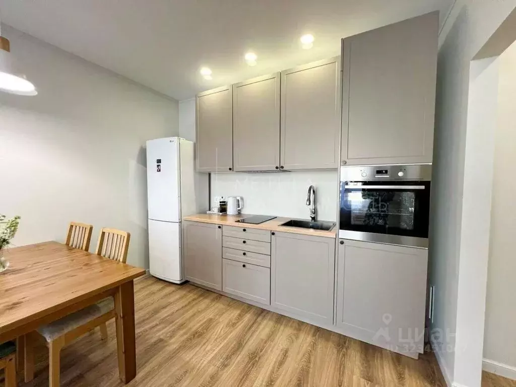 2-к кв. Тюменская область, Тюмень ул. Пожарных и Спасателей, 1 (56.0 ... - Фото 1